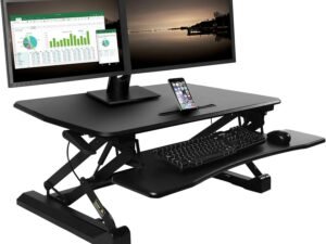 Seville Classics Convertidor de Escritorio de pie con Resorte de Gas Airlift Elevador de Monitor Dual con Bandeja para Teclado y Soporte para Smartphone/Tableta, Aluminio, Black, 35.4"
